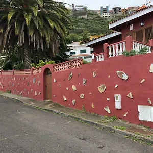 https://chalet-con-vista.in-canary-islands.com